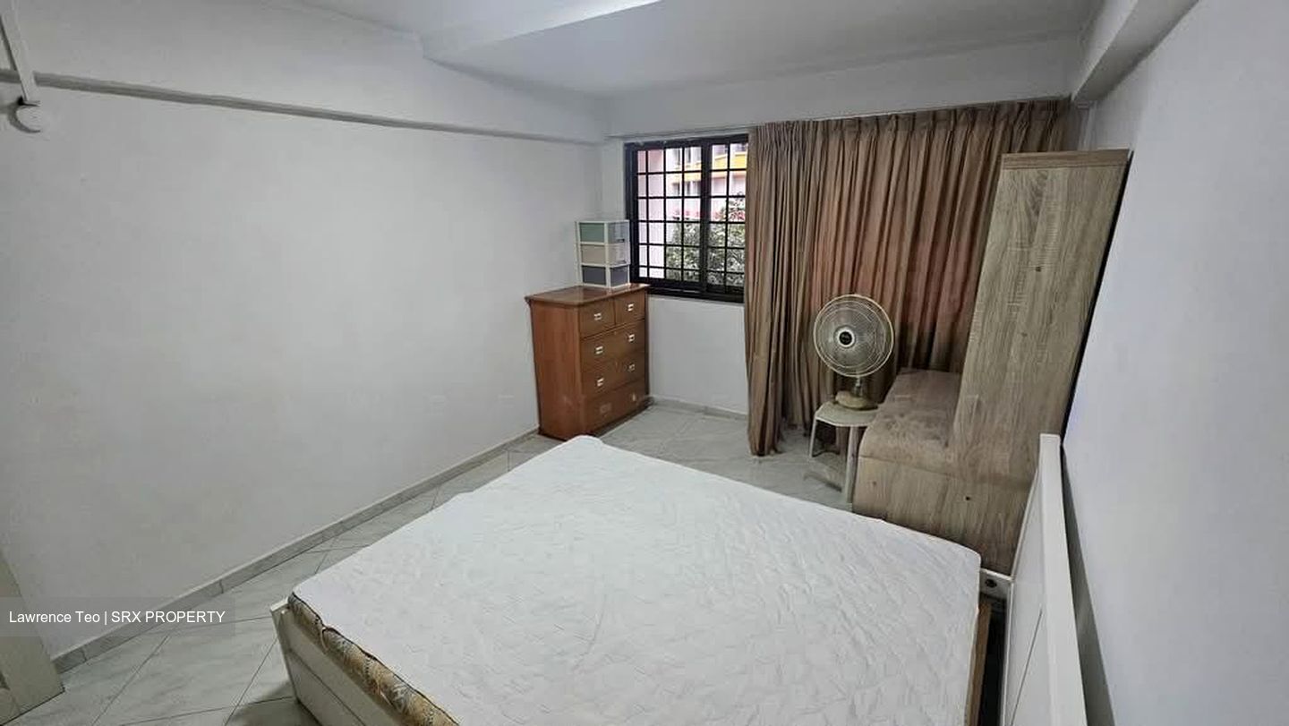 Blk 240 Yishun Ring Road (Yishun), HDB 5 Rooms #577313601